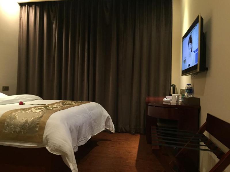 Greentree Inn Henan Hebi Hengshan Road Business Hotel Zewnętrze zdjęcie