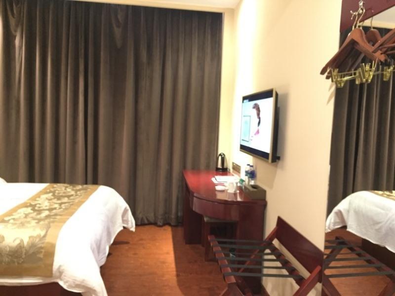 Greentree Inn Henan Hebi Hengshan Road Business Hotel Zewnętrze zdjęcie